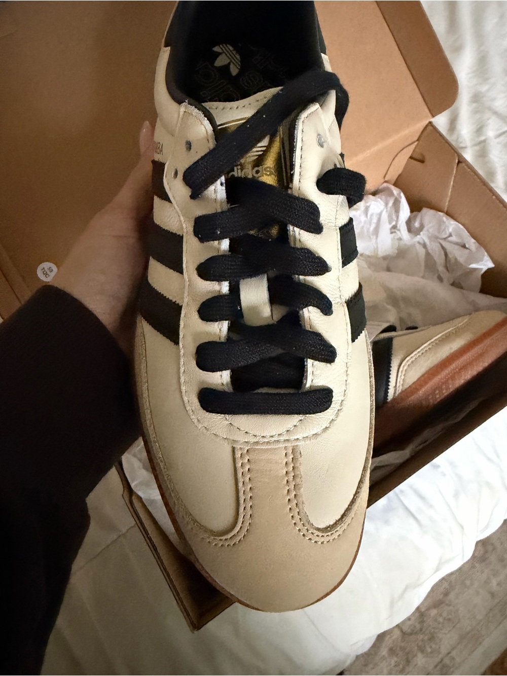 Adidas Samba Men’s Classic Cream and Black Shoes - Picture 6 of 8